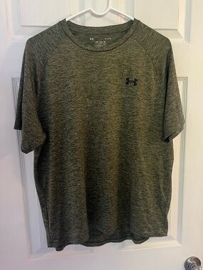 Men’s Under Armour Shirt